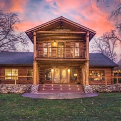 Little Creek Log House